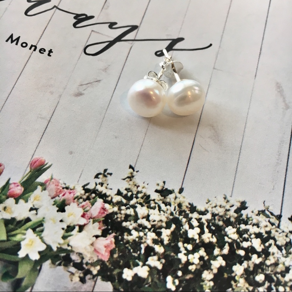 Timeless Freshwater Pearl Studs